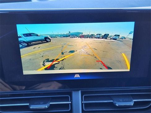 New 2025 Chevrolet Trax LT image 32