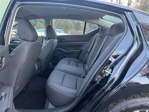 Used 2025 Nissan Altima 2.5 SV image 25