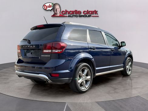 Used 2017 Dodge Journey Crossroad FWD image 5