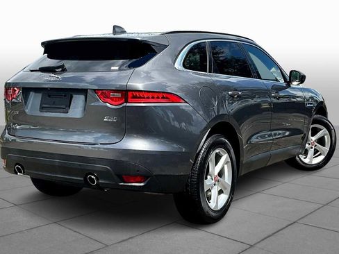 Used 2019 Jaguar F-PACE Premium image 23