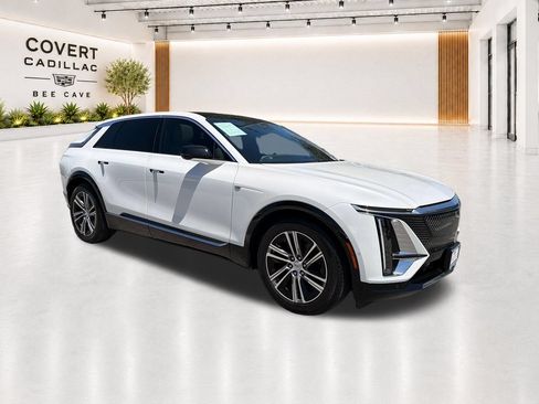 Used 2024 Cadillac Lyriq Luxury AWD/4WD image 1