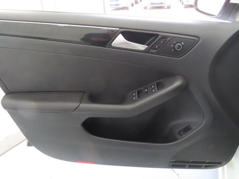 Used 2016 Volkswagen Jetta SEL FWD image 10