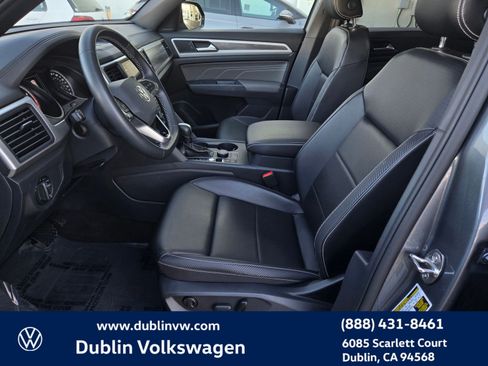 Certified 2021 Volkswagen Atlas Cross Sport SE w/ Panoramic Sunroof Package image 17