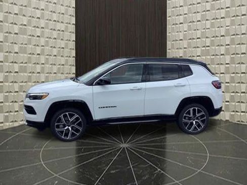 Certified 2025 Jeep Compass Limited w/ Elite Group AWD/4WD image 9