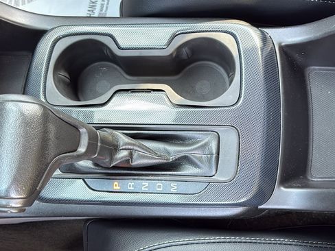 Used 2016 Chevrolet Colorado Z71 w/ LPO, Gearon Divider Package AWD/4WD image 16