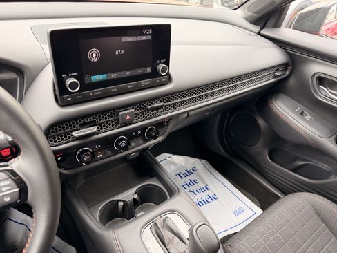 Certified 2024 Honda HR-V Sport image 17