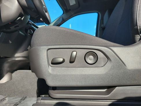 Used 2025 GMC Sierra 1500 Elevation image 17