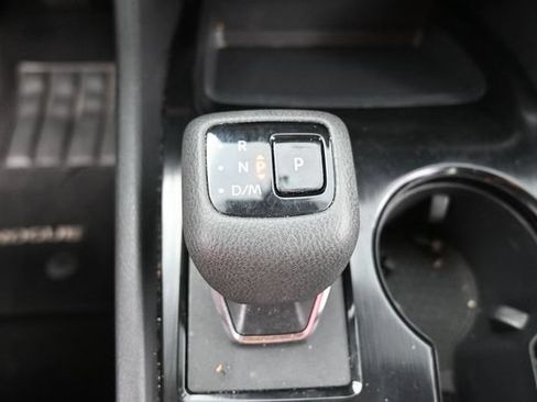 Used 2024 Nissan Rogue S AWD/4WD image 27