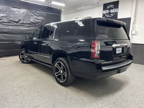 Used 2015 GMC Yukon XL Denali w/ Premium Package image 4