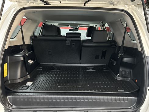 Used 2023 Toyota 4Runner Limited AWD/4WD image 38