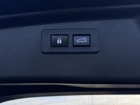 Used 2022 Subaru Outback Premium image 12