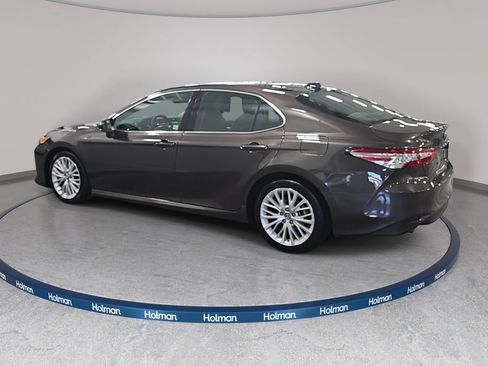 Used 2018 Toyota Camry XLE w/ Driver Assist Package FWD image 9