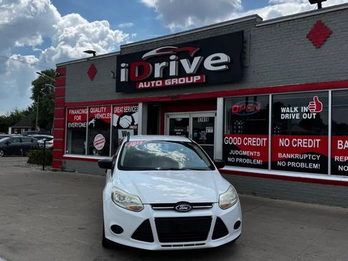 Used 2014 Ford Focus S FWD image 1
