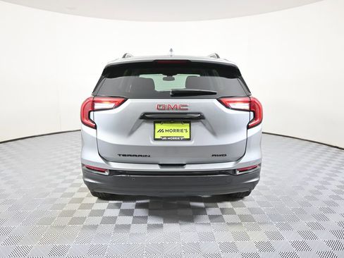 Used 2023 GMC Terrain SLE w/ Driver Convenience Package image 5