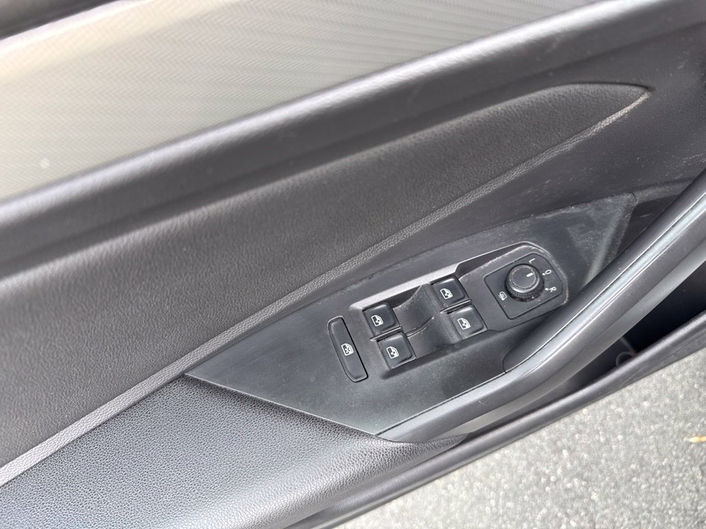 Used 2020 Volkswagen Jetta S w/ Driver Assistance Package FWD image 9