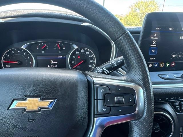 Used 2025 Chevrolet Blazer LT FWD image 11