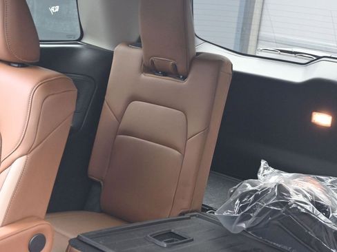 New 2026 Nissan Pathfinder Platinum image 22