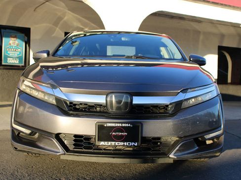 Used 2018 Honda Clarity Touring image 2