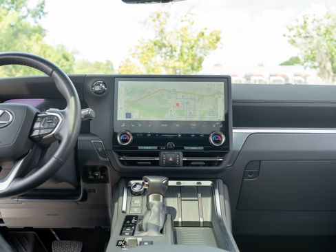 Used 2025 Lexus GX 550 AWD/4WD image 34