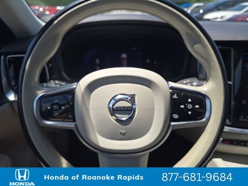 Used 2024 Volvo S60 B5 Core FWD image 16