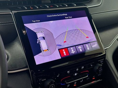 Certified 2025 Jeep Grand Cherokee Limited w/ Luxury Tech Group II AWD/4WD image 23
