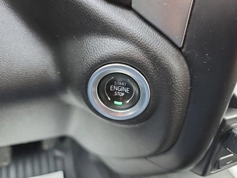 Used 2022 Chevrolet Silverado 2500 LT w/ Convenience Package image 32