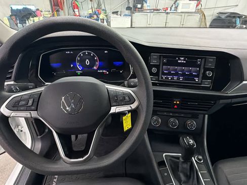 Used 2023 Volkswagen Jetta S image 11