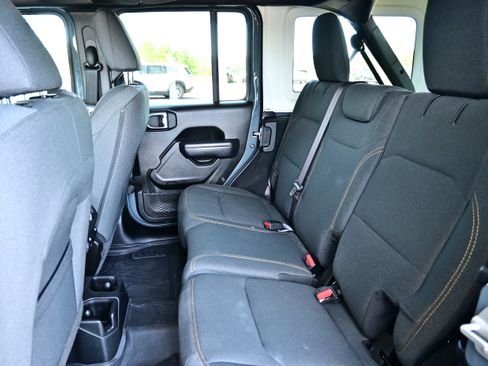 Used 2024 Jeep Wrangler Unlimited Sport AWD/4WD image 15