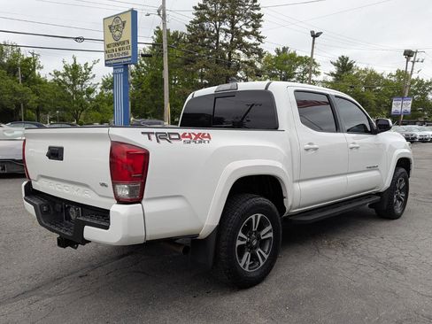Used 2017 Toyota Tacoma TRD Sport w/ Tow Package (A/T) AWD/4WD image 7