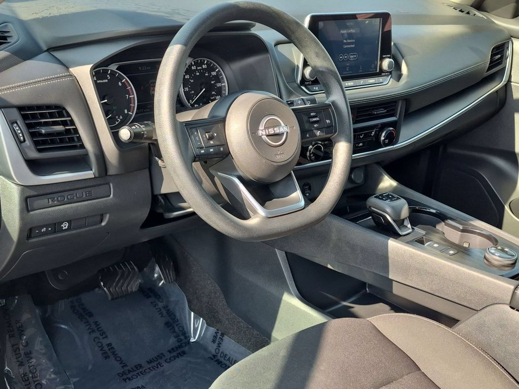 Used 2024 Nissan Rogue S AWD/4WD image 14
