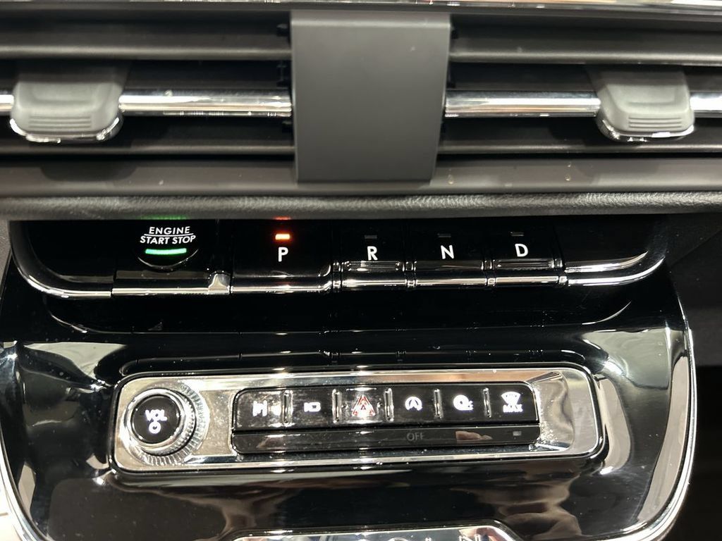 Used 2023 Lincoln Corsair AWD image 18