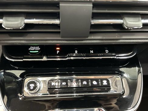 Used 2023 Lincoln Corsair AWD image 18