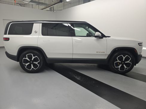 Used 2024 Rivian R1S Adventure AWD/4WD image 6