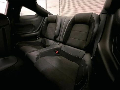 Used 2025 Ford Mustang Coupe RWD image 25