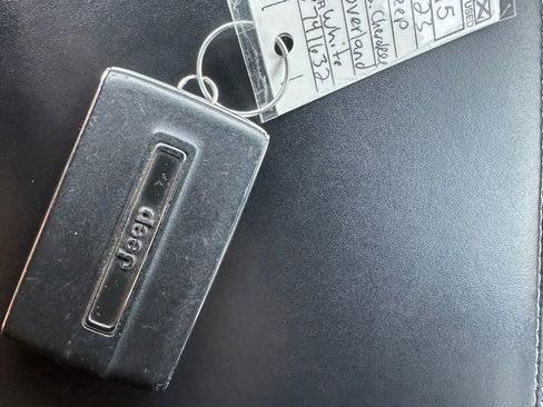 Used 2023 Jeep Grand Cherokee Overland image 28