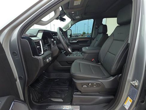 Used 2026 GMC Sierra 3500 Denali w/ Denali Reserve Package AWD/4WD image 14