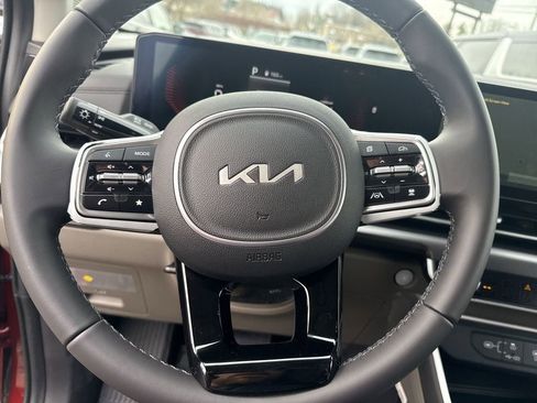 New 2026 Kia Carnival LXS image 16