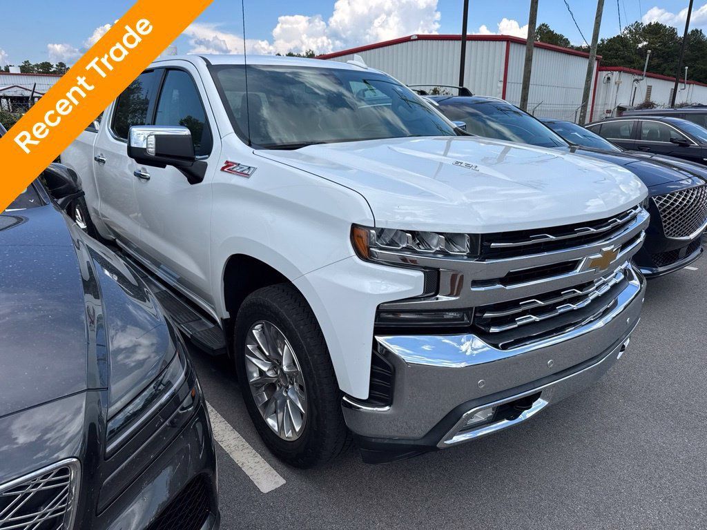 Used 2022 Chevrolet Silverado 1500 LTZ AWD/4WD image 2