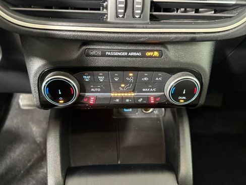 Used 2022 Ford Escape SE w/ Cold Weather Package image 23