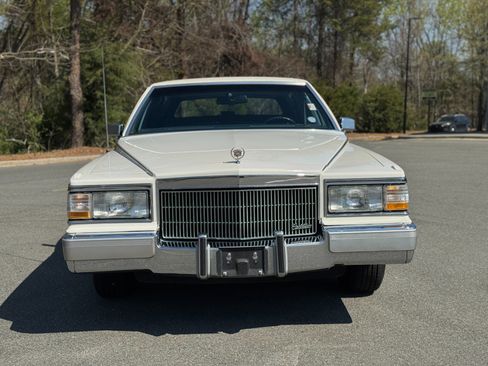 Used 1991 Cadillac Brougham image 2