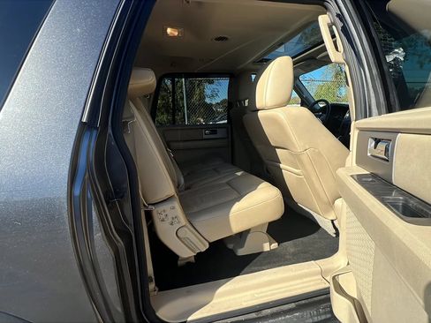 Used 2017 Ford Expedition EL Limited w/ Equipment Group 301A AWD/4WD image 29