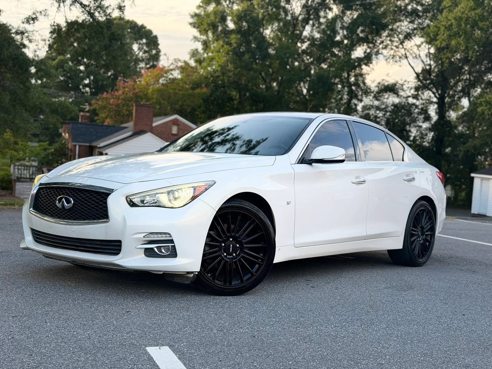 Used 2015 INFINITI Q50 Premium w/ Navigation Package AWD/4WD image 2