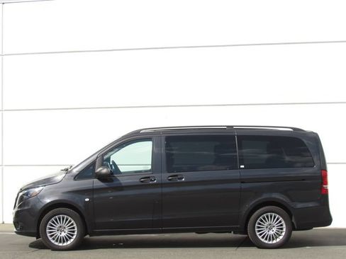 Used 2023 Mercedes-Benz Metris Passenger image 4