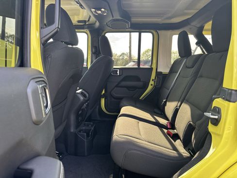 Used 2023 Jeep Wrangler Unlimited Sahara AWD/4WD image 30