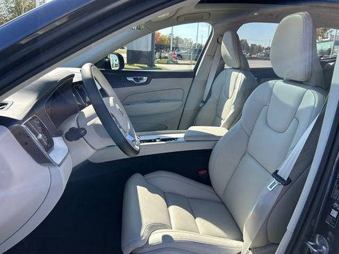 New 2026 Volvo XC60 B5 Ultra w/ Climate Package image 16