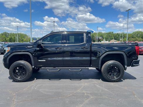 Used 2020 GMC Sierra 1500 Elevation w/ Elevation Value Package AWD/4WD image 2