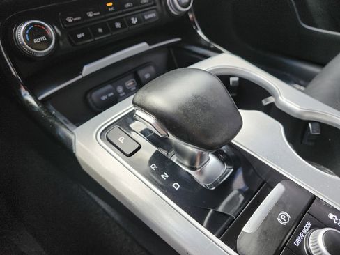 Used 2018 Kia Stinger GT2 AWD/4WD image 37