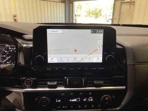 Used 2024 Nissan Pathfinder SL image 42