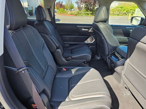 New 2025 INFINITI QX80 Sensory image 15