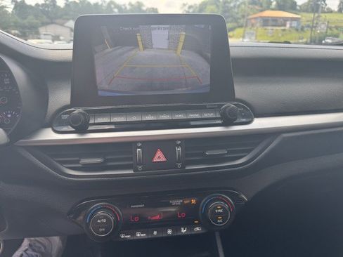 Used 2019 Kia Forte LXS FWD image 15